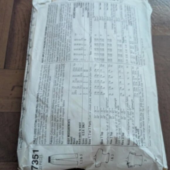 Simplicity 7351 Girl's Loose Fitting Tops & Pull-on Pants Pattern - Size 5 & 6 - Picture 2 of 2